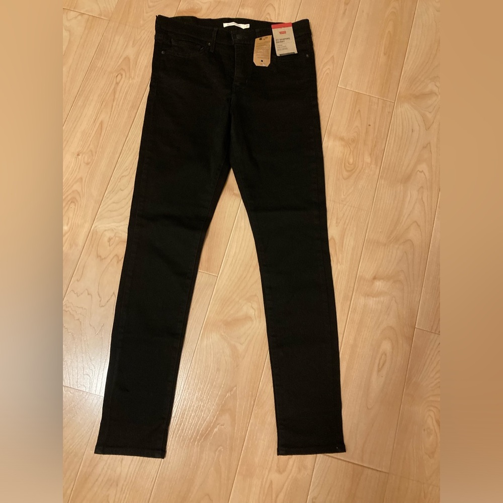 Levi’s women’s black 311 Shaping Skinny jeans sized 29x30, NWT!